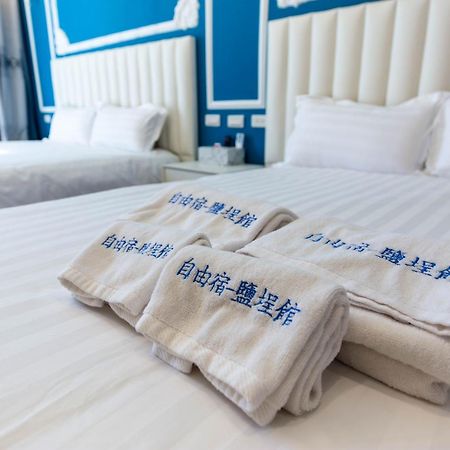 Ez Stay Yancheng Kaohsiung Exteriör bild